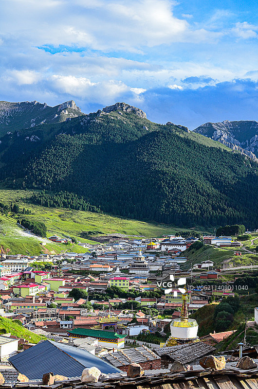 甘肃甘南碌曲县郎木寺风景区景色图片素材