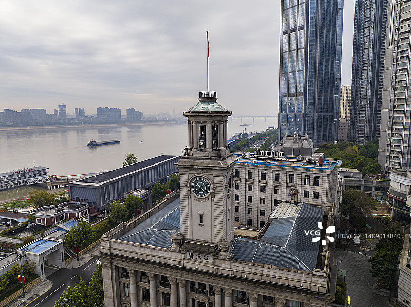 武汉江汉关长江两岸城市风光日出图片素材