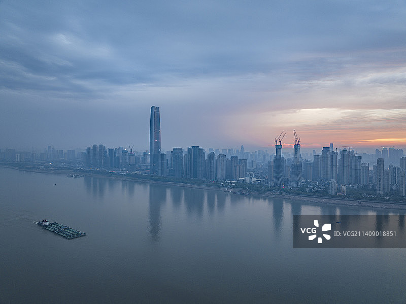 武汉绿地中心地标建筑城市风光日出全景图片素材