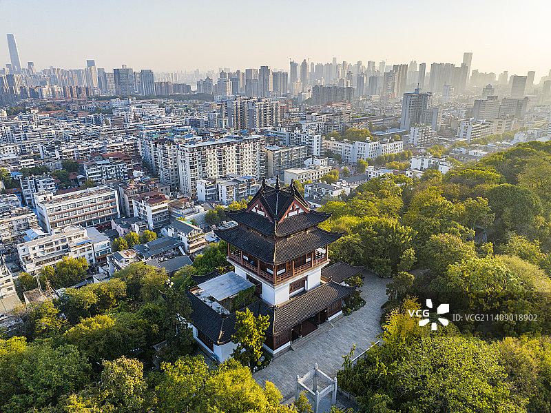 湖北武汉黄鹤楼公园两岸城市风光日落夜景图片素材