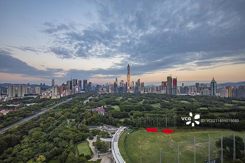 深圳地标建筑平安金融大厦城市风光全景图片素材