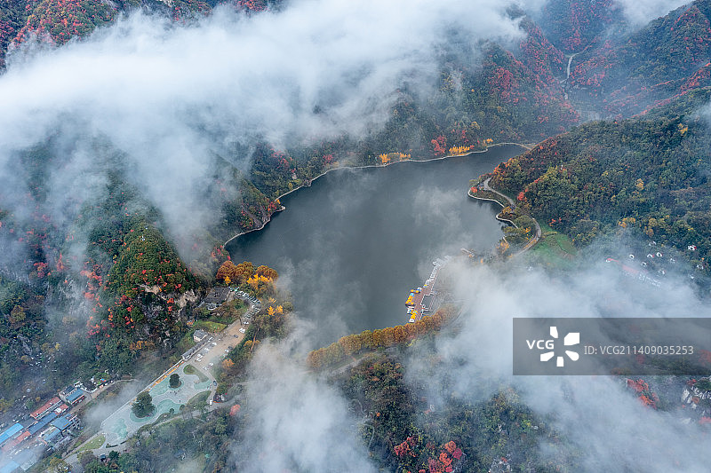 西安翠华山景区秋景云海航拍图片素材