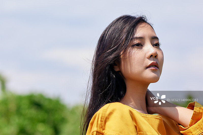 年轻的日本女子画像图片素材