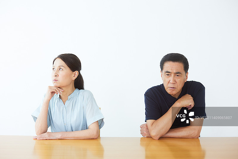 日本老年夫妇居家生活图片素材