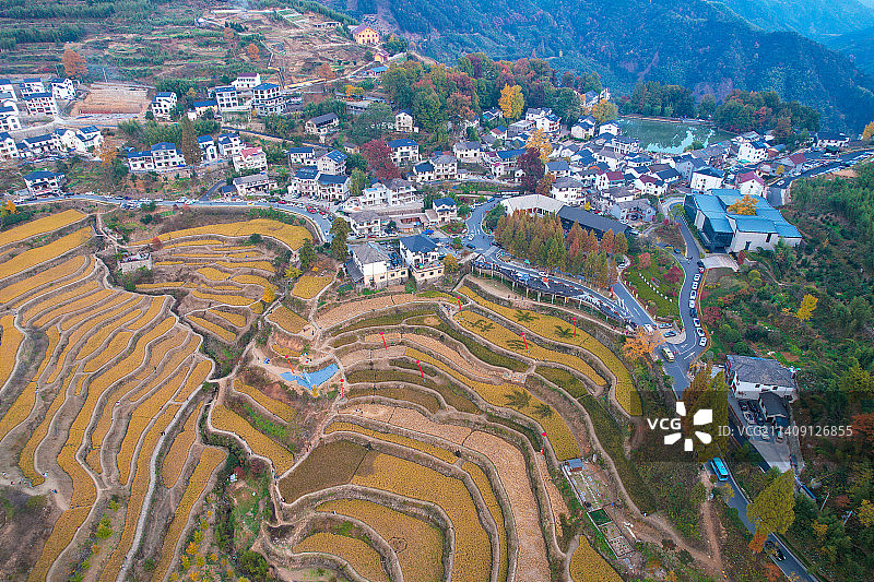 临安指南村秋色美景，美丽乡村共同富裕示范村图片素材