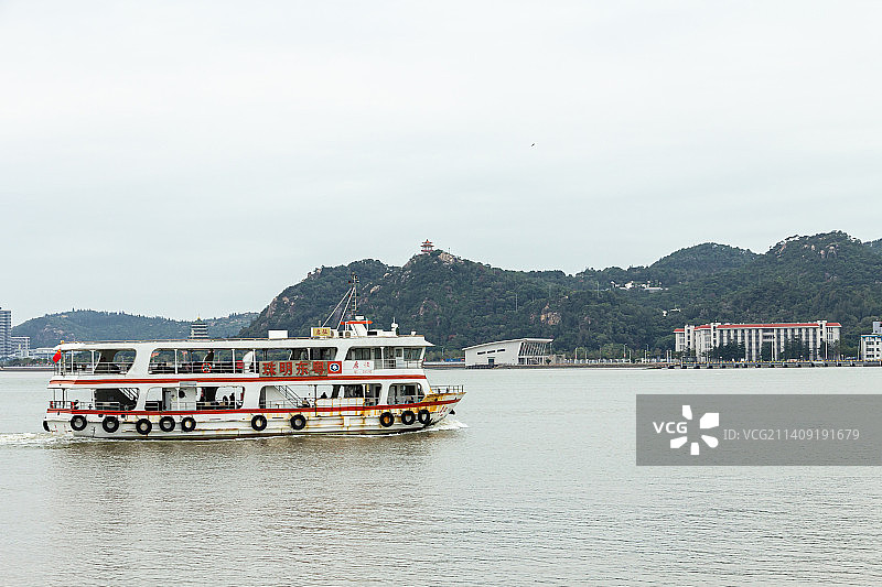 汕头内海湾海滨路广场轮渡图片素材