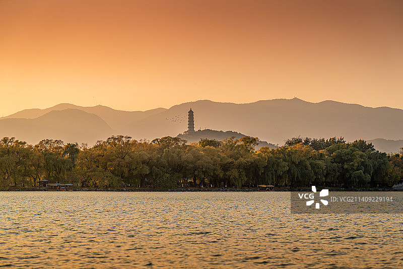 颐和园昆明湖秋色图片素材