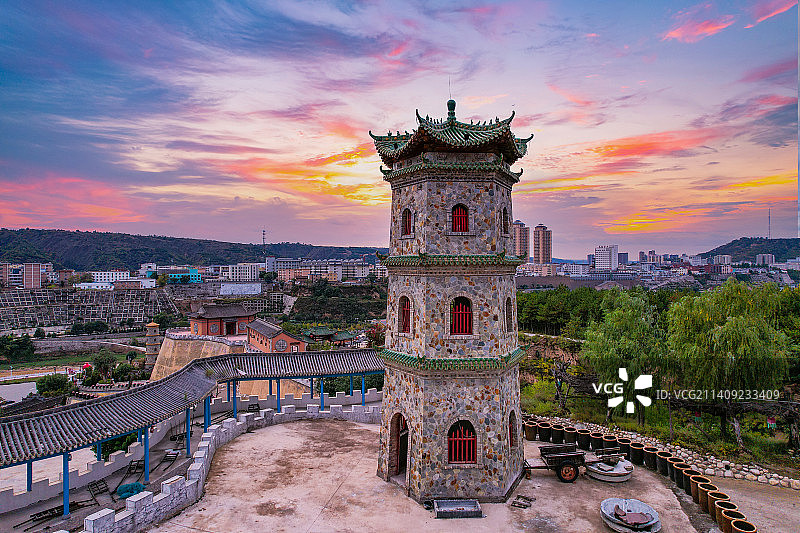 中国甘肃庆阳市庆州古城航拍视角图片素材
