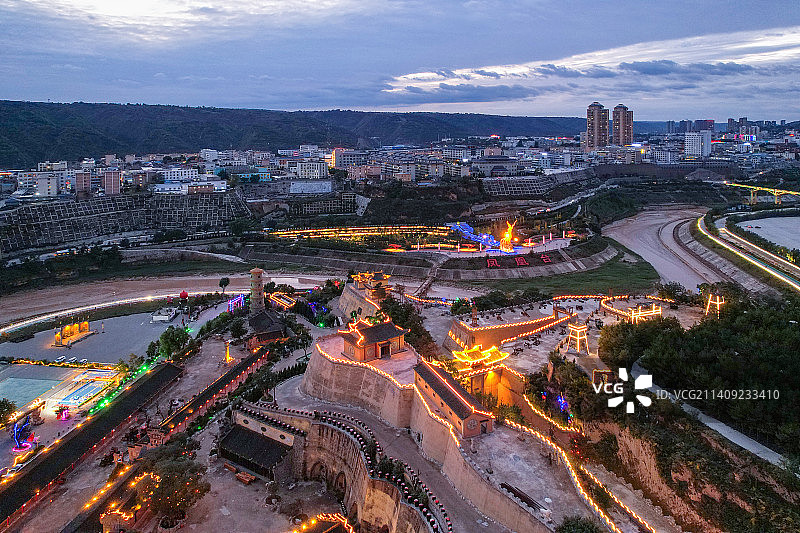 中国甘肃庆阳市庆州古城航拍视角图片素材