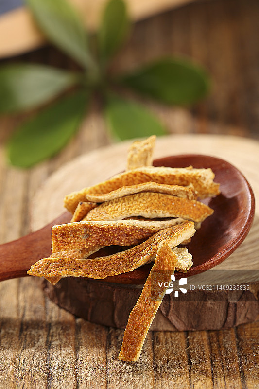 深底上放着陈皮图片素材