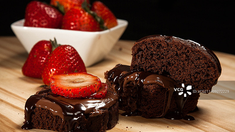 诱人的巧克力蛋糕和草莓（中国台湾）图片素材