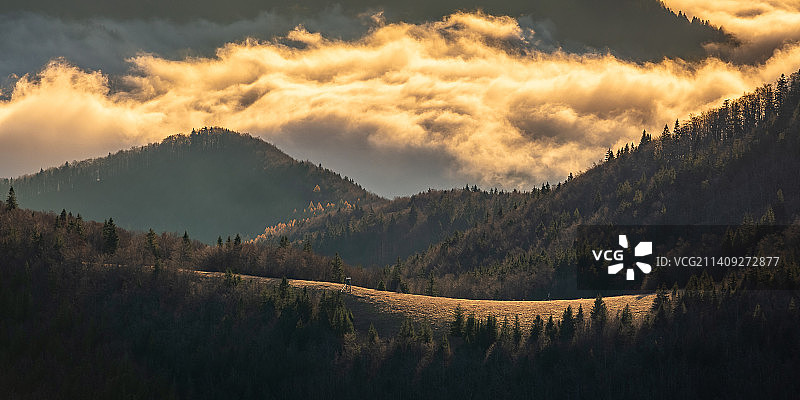 斯洛伐克日落时分的风景全景图片素材
