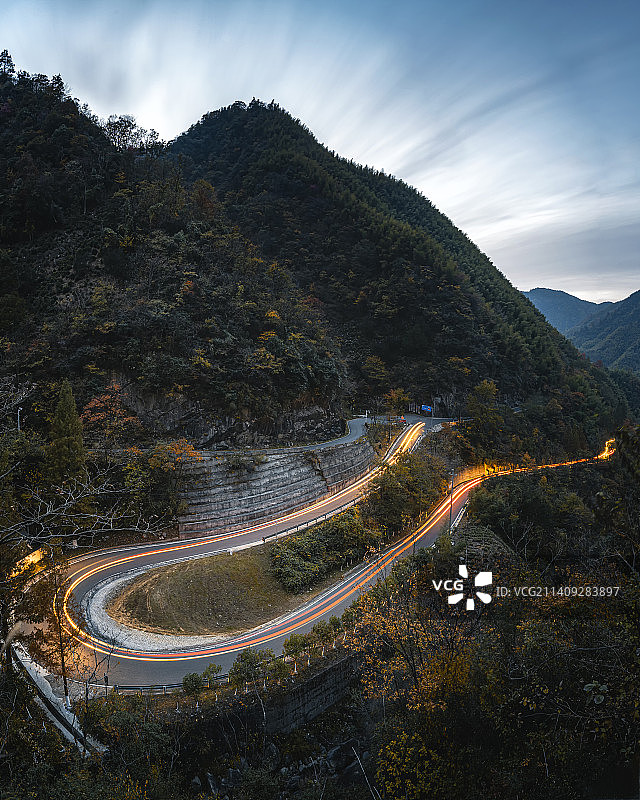 205省道发卡弯图片素材