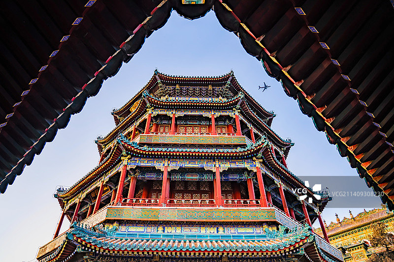 掠过佛香阁 飞进新时代 （北京颐和园佛香阁）图片素材