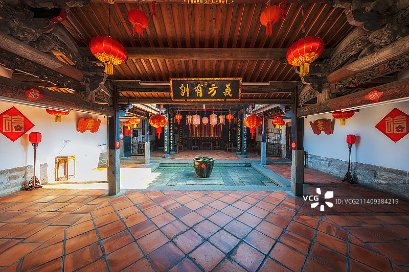 中国传统村落福建省漳州市龙海市龙海区埭美古村民居（闽南古厝燕尾脊）埭美古村祠堂图片素材