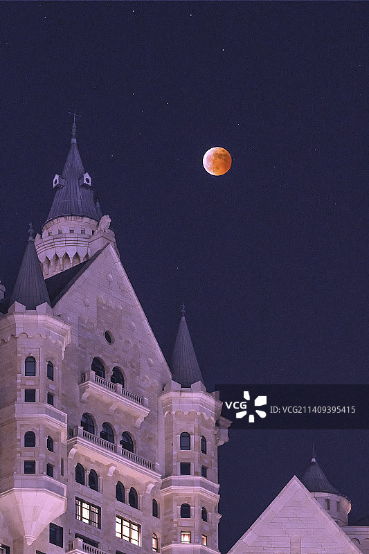 城堡月全食图片素材