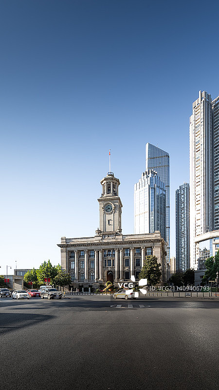武汉市江汉区江汉关博物馆大楼日出航拍图片素材
