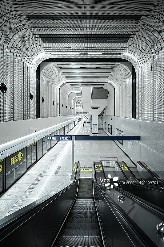 武汉市徐家棚地铁站黑白极简线条设计高级感图片素材