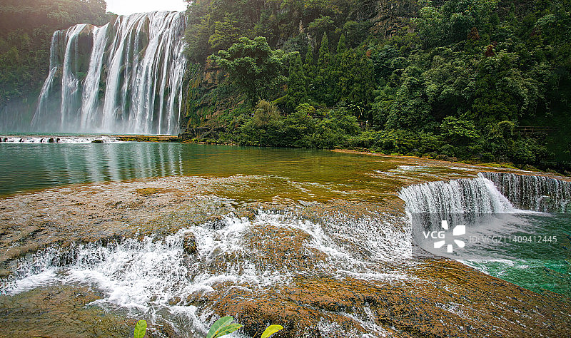 贵州黄果树超级大瀑布滩涂湿地自然保护区巧夺天工气势磅礴西游记花果山水帘洞取景地宏伟壮丽万马奔腾气势图片素材