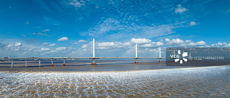 嘉绍大桥下之钱塘潮.jpg图片素材