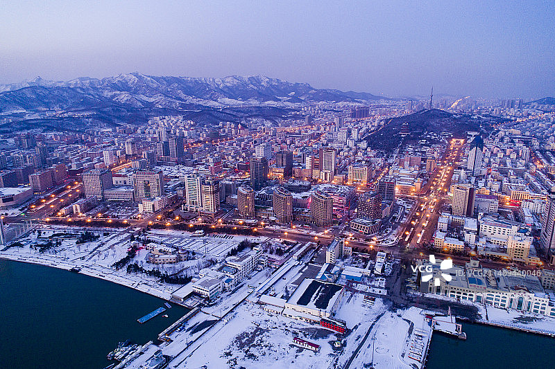 威海市区清晨灯火图片素材