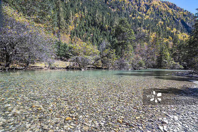 中国四川川西高原莲花湖秋天自然风光图片素材