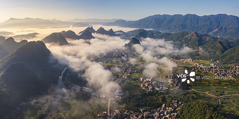 航拍广西贺州黄姚古镇云海日出图片素材