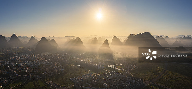 航拍广西贺州黄姚古镇云海日出图片素材