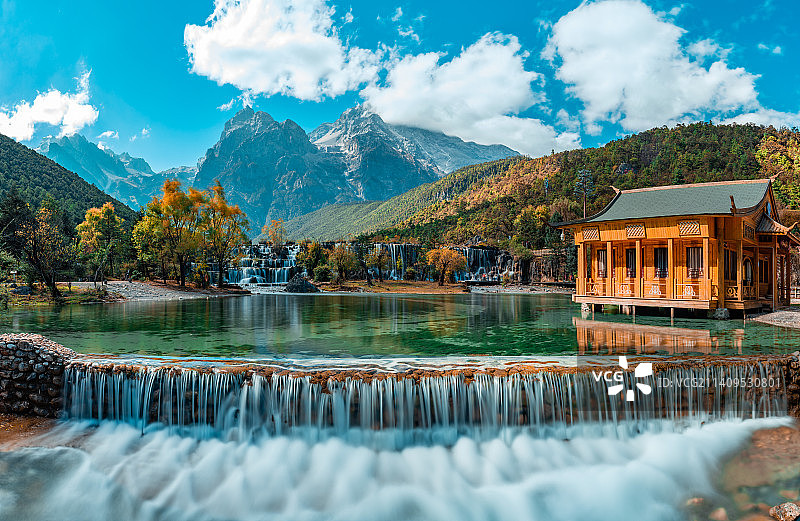 丽江蓝月谷秋色图片素材