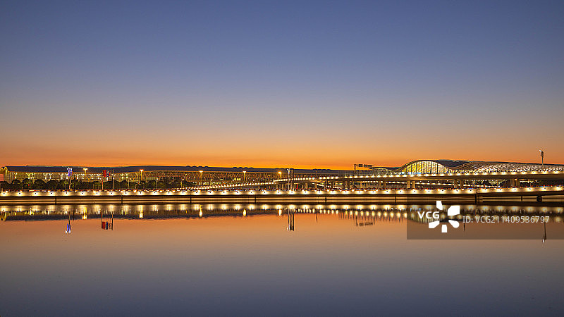 上海浦东国际机场 蓝调时光图片素材