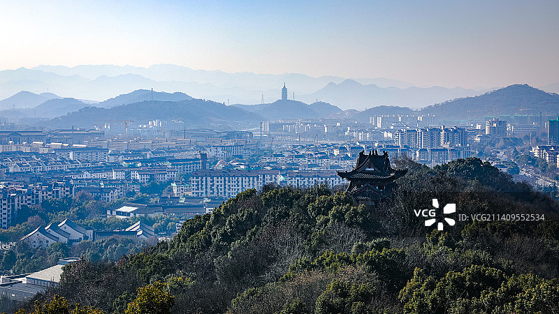 浙江绍兴府山，俯瞰城市风光图片素材