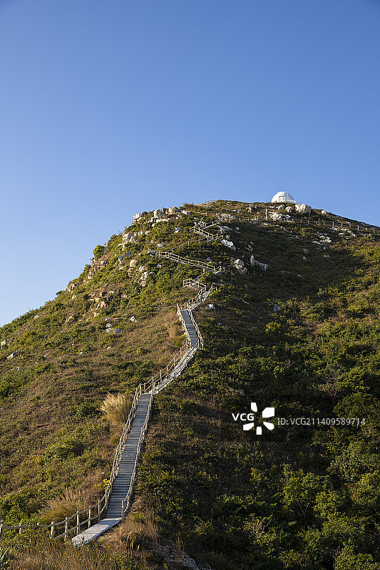 深圳大鹏新区通往深圳天文台的海边栈道图片素材