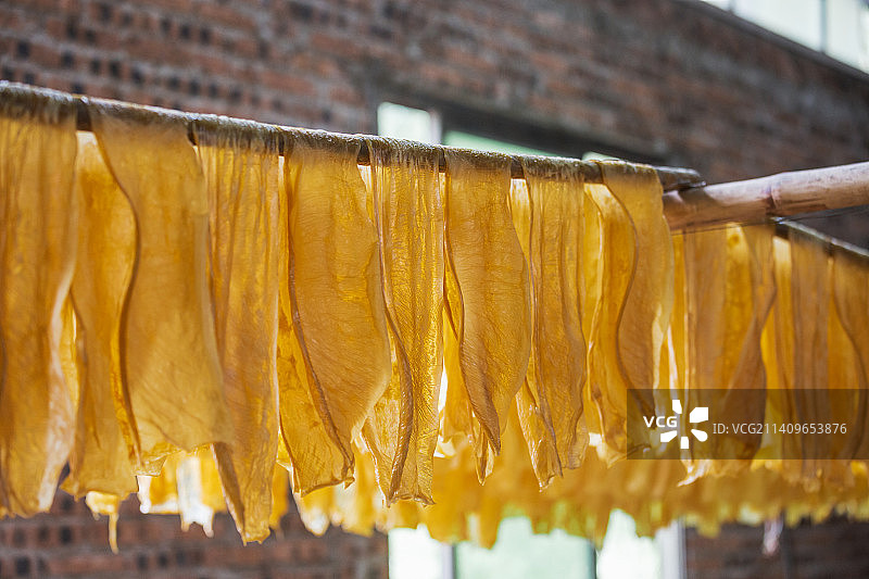 农家手工制作腐竹图片素材