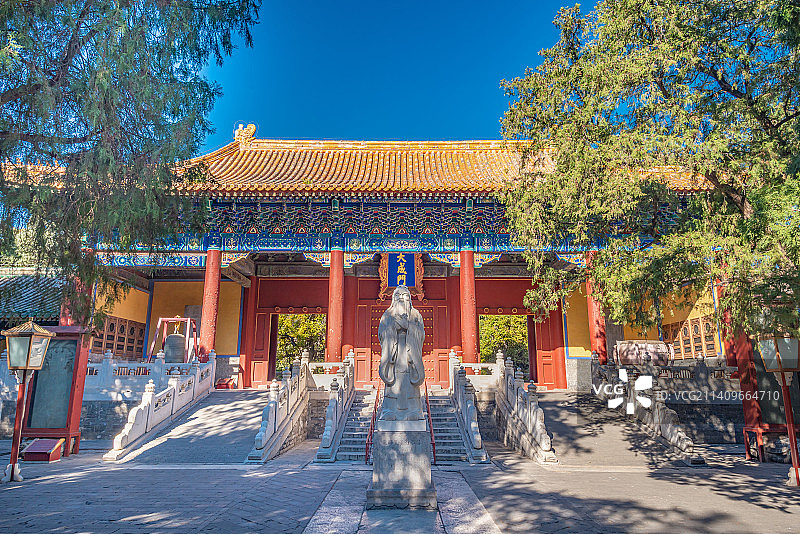 北京孔庙大成门孔子行教像图片素材