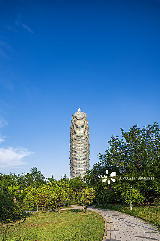 亚洲中国河南省郑州市郑州东新区CBD城市建筑群日景图片素材