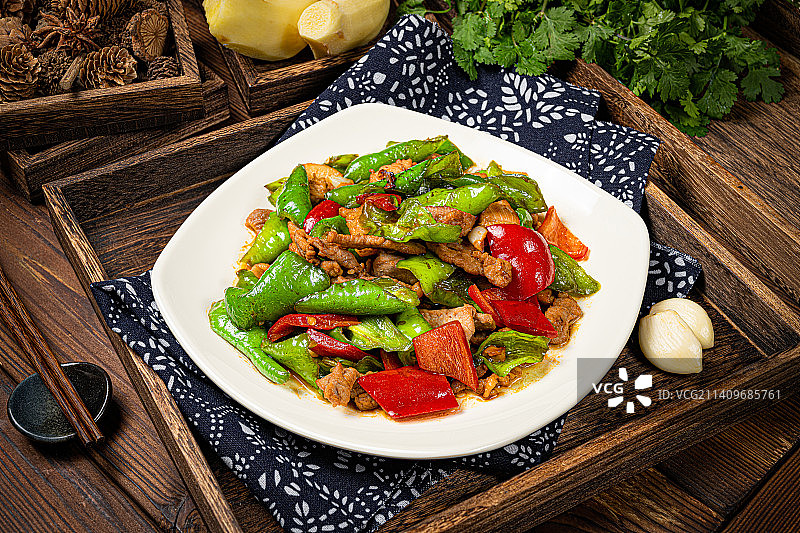 小炒 青椒炒肉 青椒土豆丝 白菜炒肉 焖鸡煲 韭菜盒子 小炒肉 炒菜图片素材