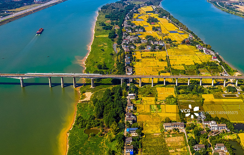 沪昆高铁跨越湘潭县湘江兴马洲图片素材