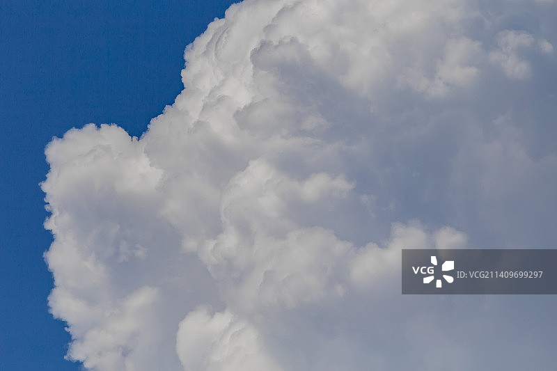 世界长寿之乡，蕉岭县城的蓝天白云图片素材