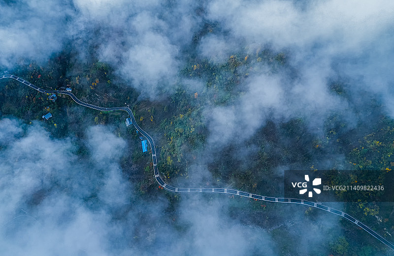 重庆城口渝陕界梁盘山公路图片素材