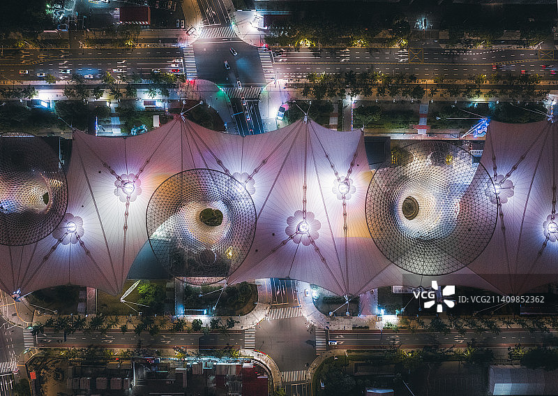 上海世博园世博轴世博展览馆傍晚夜景航拍全景图片素材