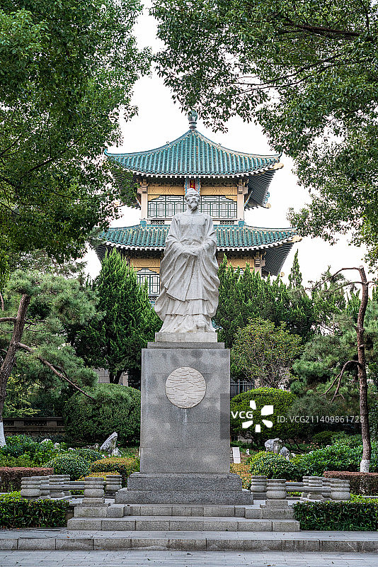 武汉东湖行吟阁屈原雕像图片素材