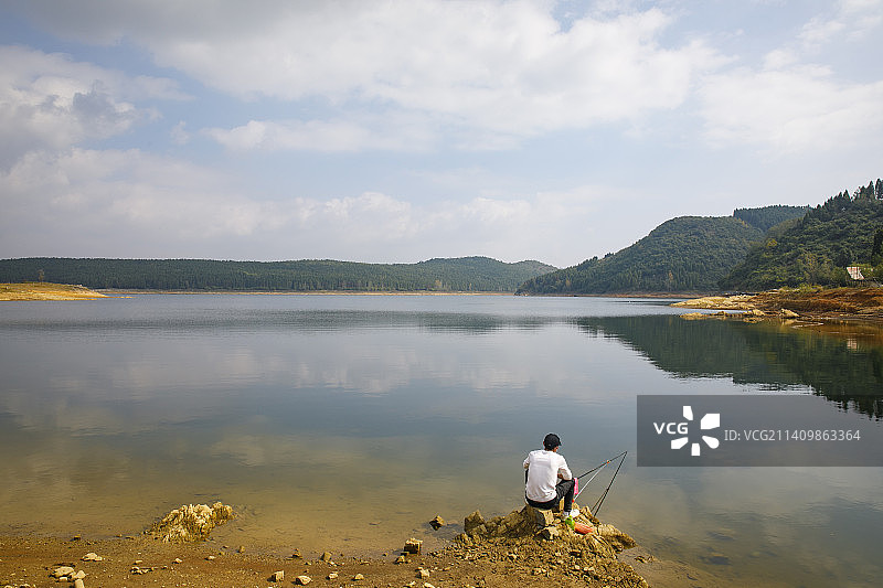 中国贵州贵阳市清镇市红枫湖景区桃花岛露营基地、枫湖宿野露营地图片素材
