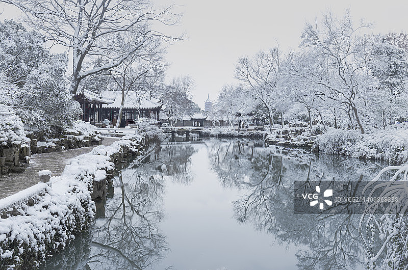 苏州拙政园冬季雪景图片素材