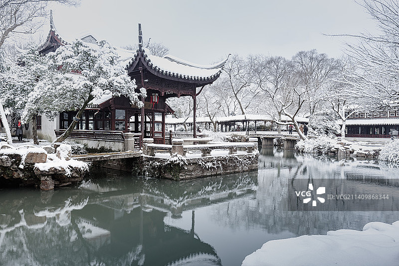 苏州拙政园冬季雪景图片素材