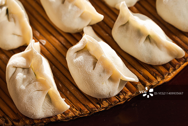 手工饺子特写图片素材