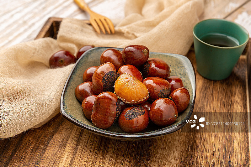 传统小吃糖炒迁西板栗栗子油栗图片素材