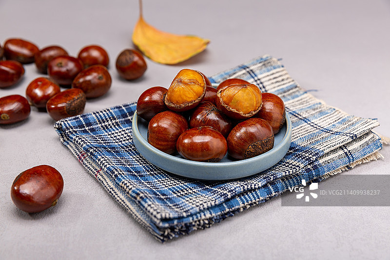 传统小吃糖炒迁西板栗栗子油栗图片素材