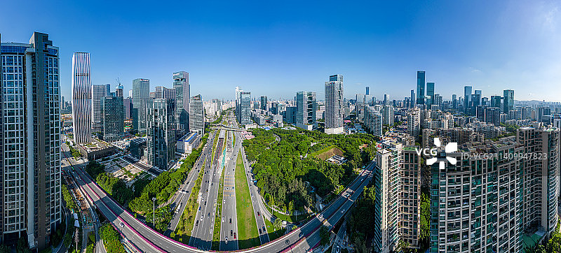 深圳南山桂庙滨海大道车流图片素材