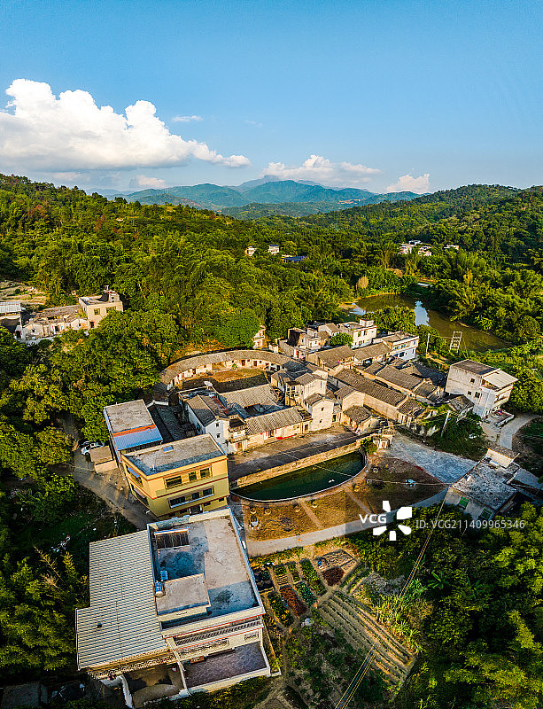中国广东省丰顺县留隍镇围龙屋图片素材