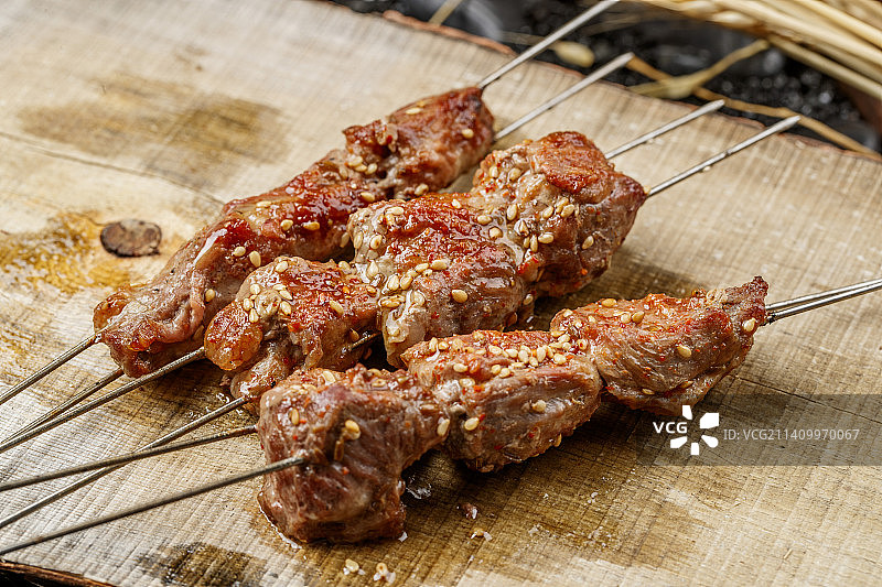 锦州烧烤炭烤大串油边图片素材